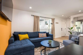 Multi-Condo Building with 7 Units 15 Bedrooms 22 Beds and Free Parking